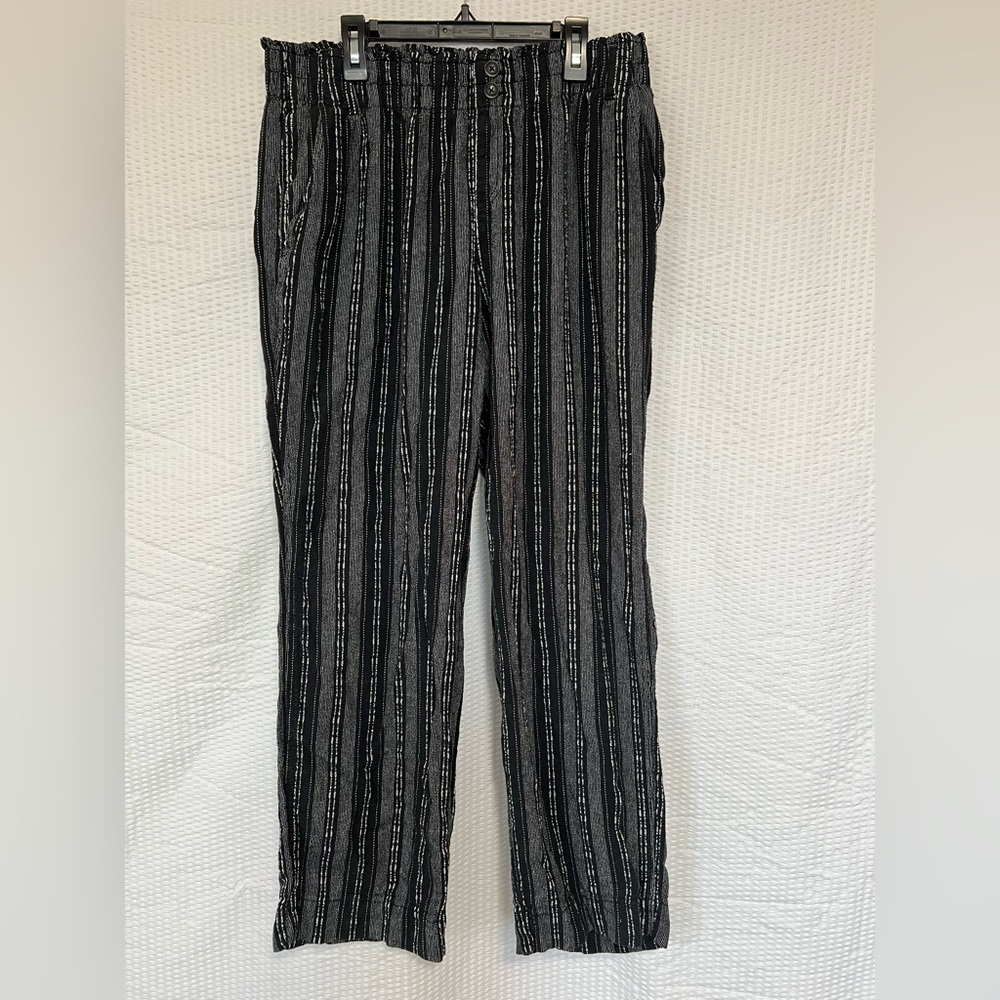 Briggs Women's Black White Striped Linen Blend Pants Elastic Waist